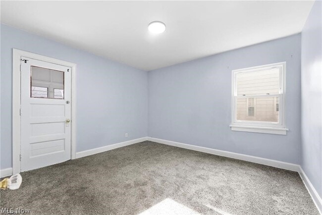 Photo - 876 Eloise Dr Unit Lower