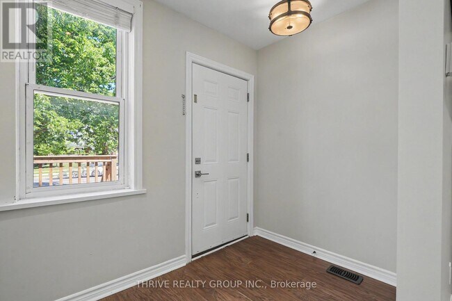 Photo - 303 Cheapside St
