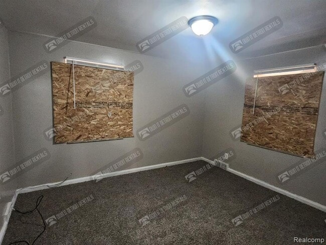 Photo - 15491 Seymour St