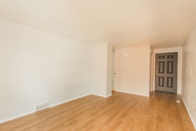 Photo - 604 Marine St Unit 2