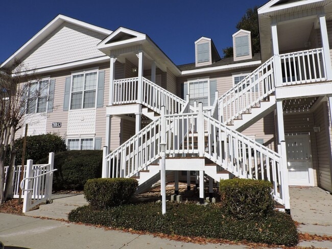 Building Photo - Easy access to interstate, shopping & hospitals!