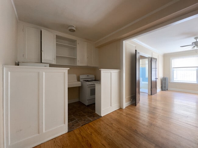 1211 W Elmdale Ave Unit J2