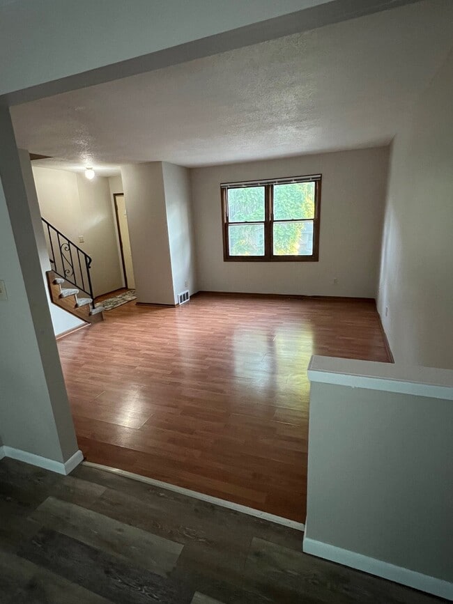 Photo - 35 Pleasant View Dr