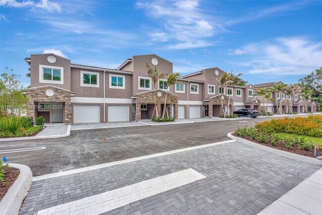 Photo - 1563 NW 94th Way Unit 09