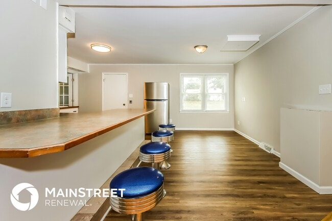 Photo - 2116 Helen Dr