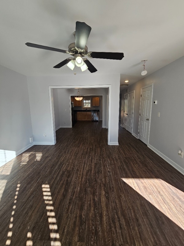 Photo - 527 Walter St