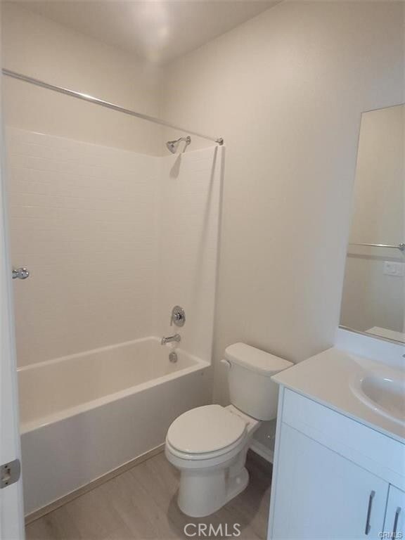 Photo - 2058 Bergamot St