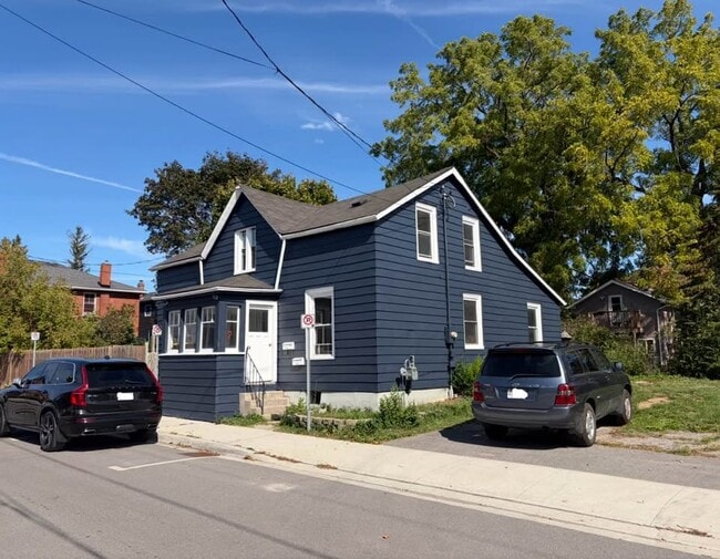 Building Photo - 390 Mathew St