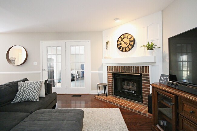 Photo - Pet Friendly Forest Lakes Home