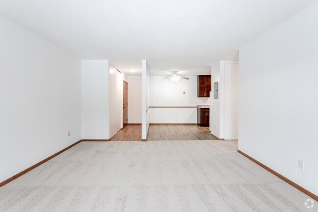 2BR, 1BA - Belgrove Apartments (10100 Minnetonka Blvd.)