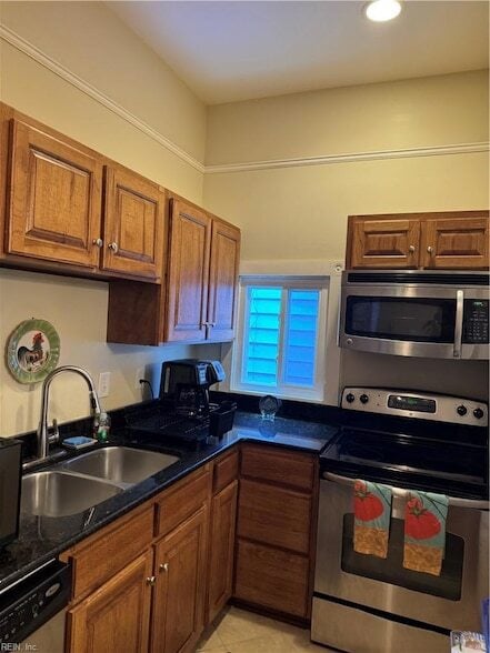 Photo - 411 Dinwiddie St