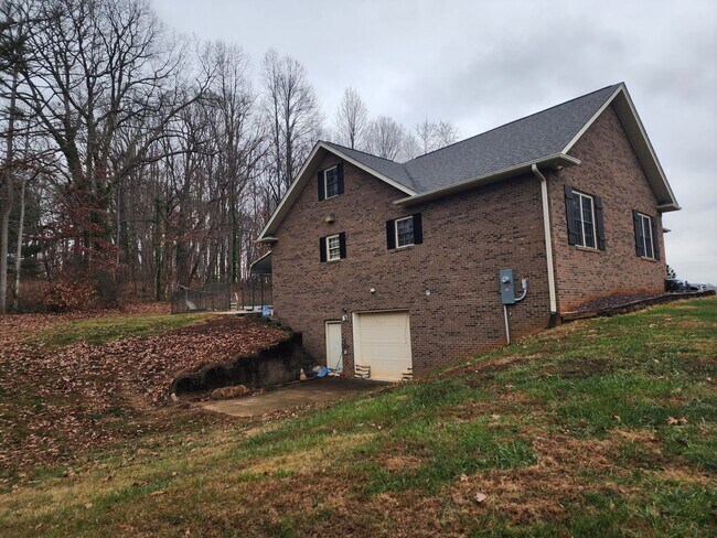 7816 Cheatham Ford Rd