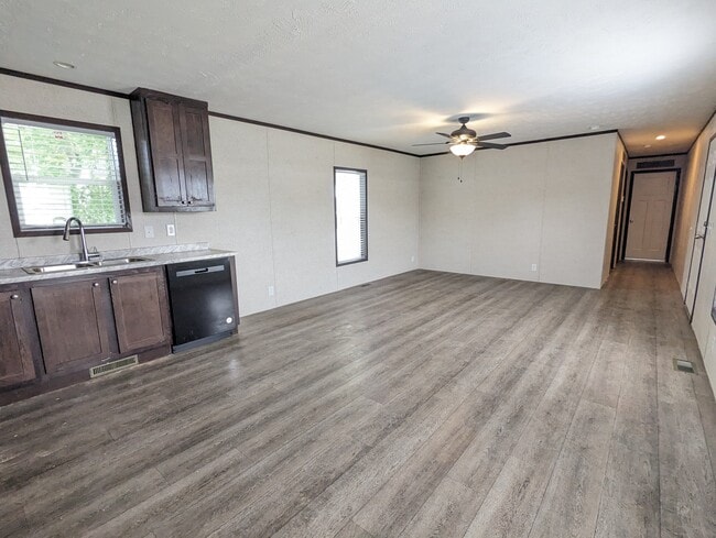 Photo - 46000 Geddes Rd