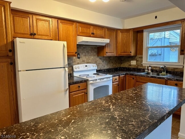 Photo - 1 Oak Grove Rd