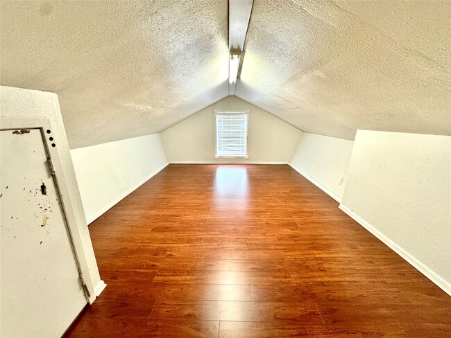 Photo - 5813 Lucy Ln