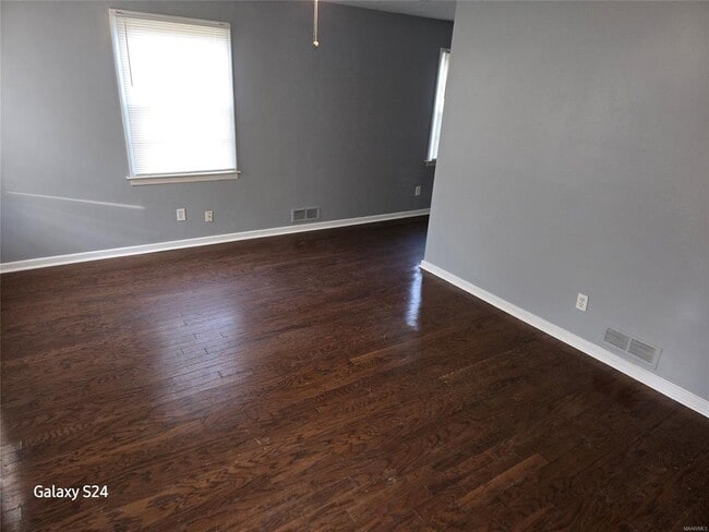 Photo - 2141 Meadowlane Dr