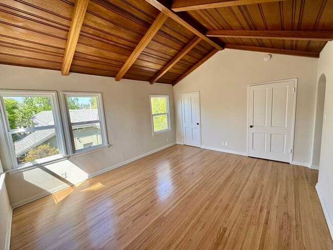 Building Photo - 114 Unit 3365 Rental