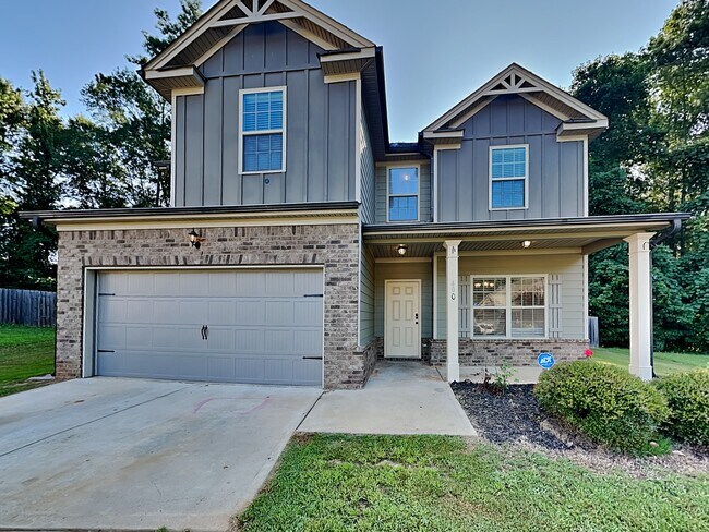 Photo - 400 Louise Way