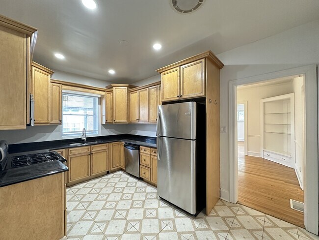 Photo - 2611 W Walnut St Unit 3
