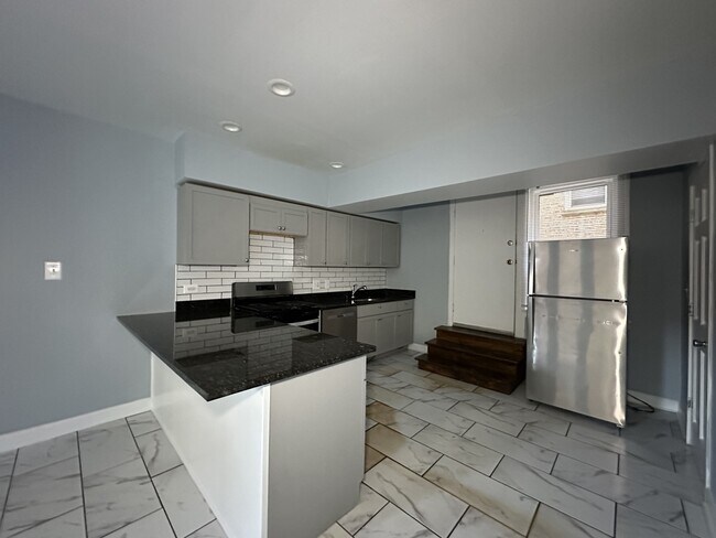 Photo - 5662 N Ridge Ave Unit H0