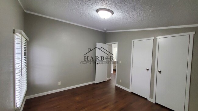 Photo - 23 Andreasen Dr
