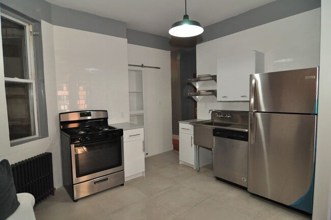 Photo - 506 E 188th St Unidad Apt 3
