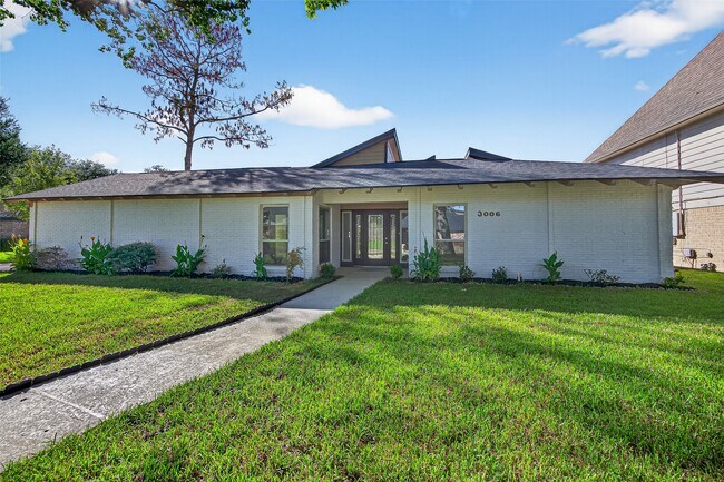 Photo - 3006 Golden Hills Ln