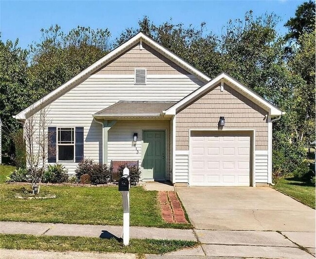 Building Photo - 913 Skinner Dr