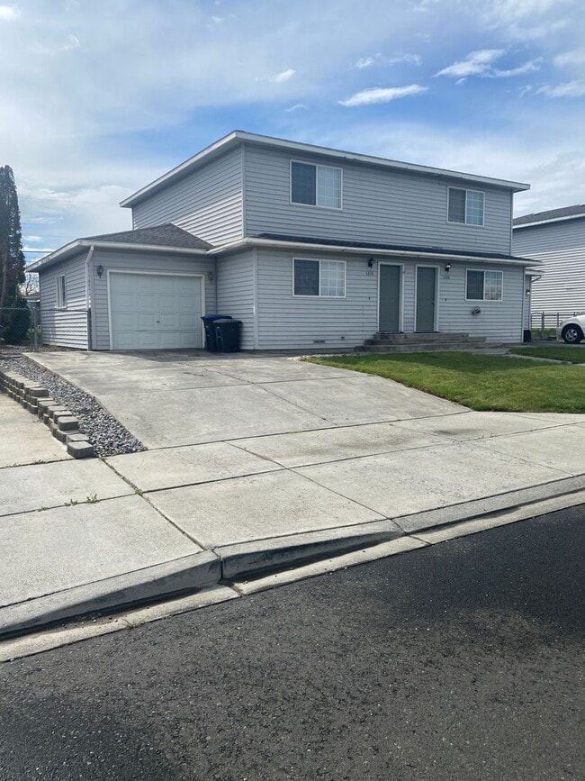 Building Photo - 1308/1310 W Lakeside Dr Unit 1310 W Lakeside Dr