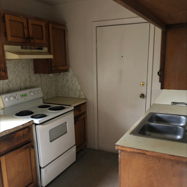 Building Photo - 606 Richardson Ave Rental