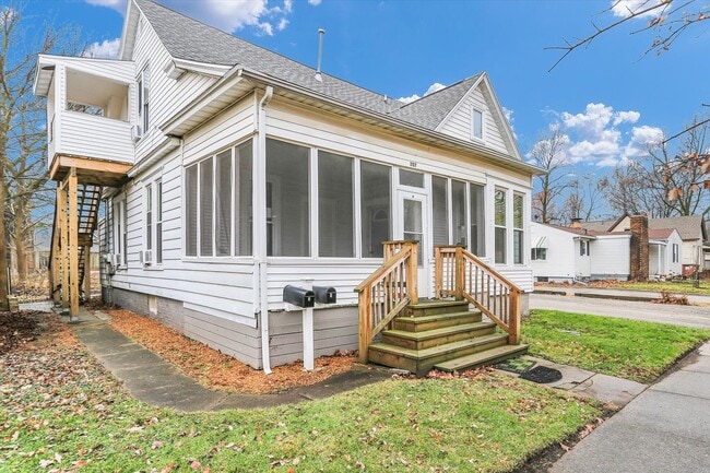 Beautifully Remodeled 1 Bedroom Located in... - Beautifully Remodeled 1 Bedroom Located in... House