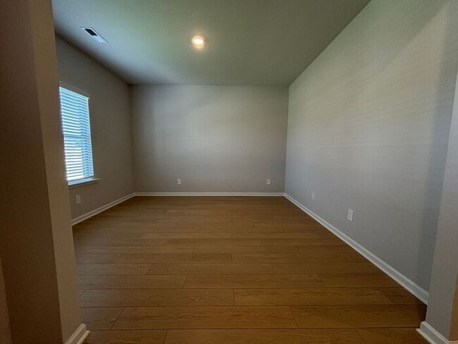 Photo - Look and lease in Athens