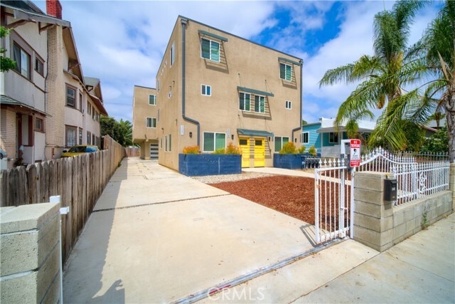 Building Photo - 3021 Raymond Ave Rental