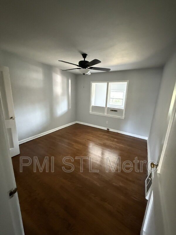 Photo - 4952-4956 Oleatha Avenue Unidad 4954