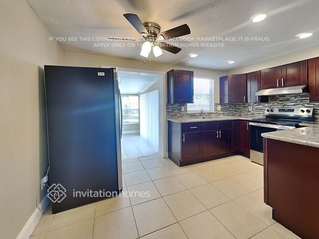 Photo - 5521 66th Ave N