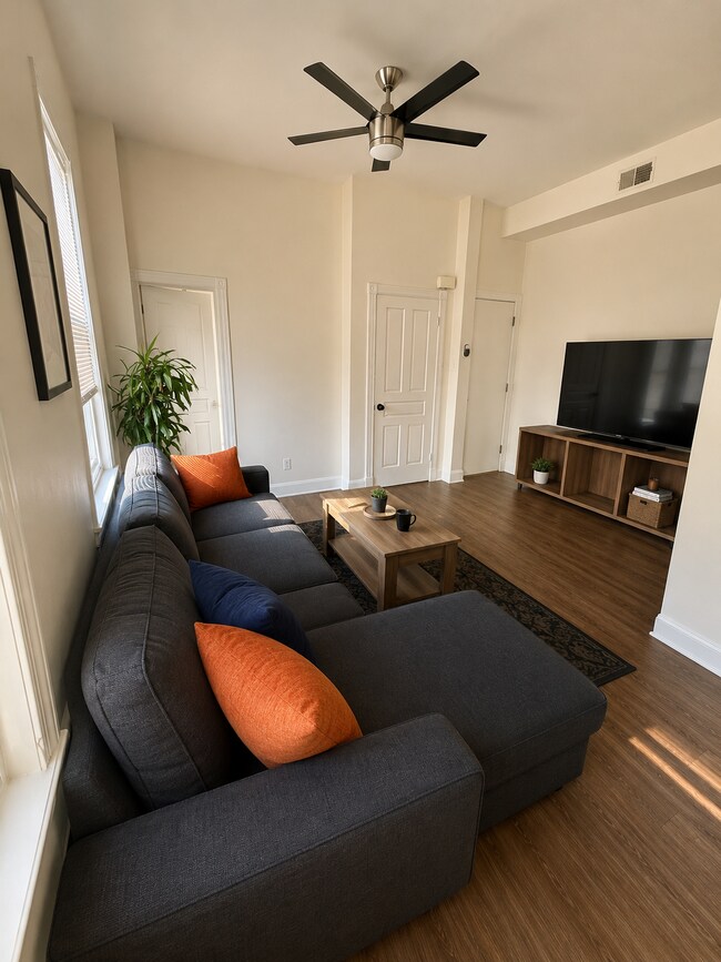 Photo - 1627 Wolf St Unidad 2nd Floor