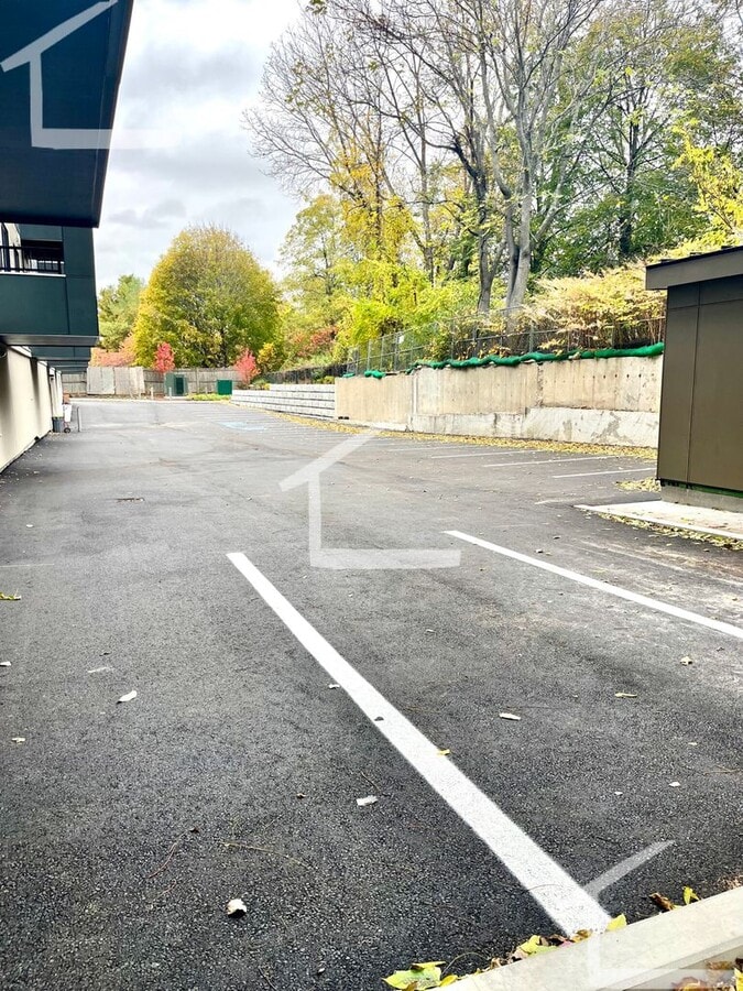 2BR 1.5Bth unit. Convenient location! Easy access to Rt.1, I-95. Laundry in Unit! - 2BR 1.5Bth unit. Convenient location! Easy access to Rt.1, I-95. Laundry in Unit!