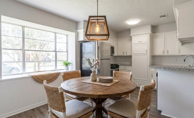 Photo - 13822 Maisemore Rd