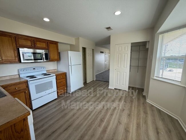Building Photo - 1100 N Noland Rd Rental
