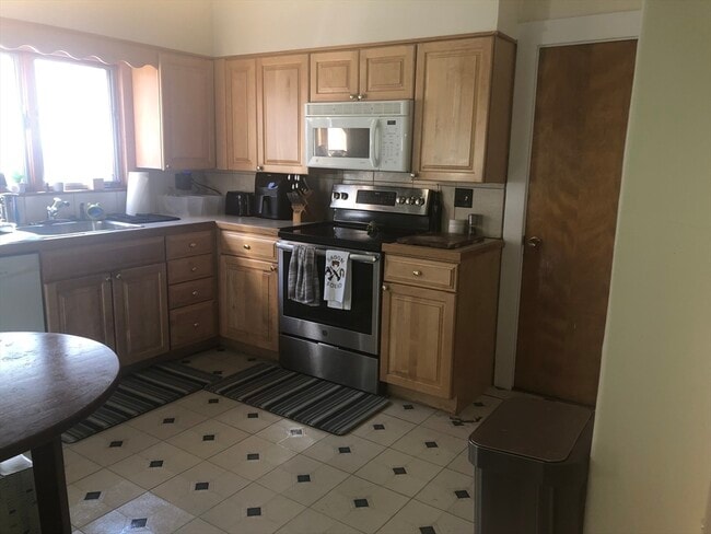 Photo - 190 Maplewood St Unit 1