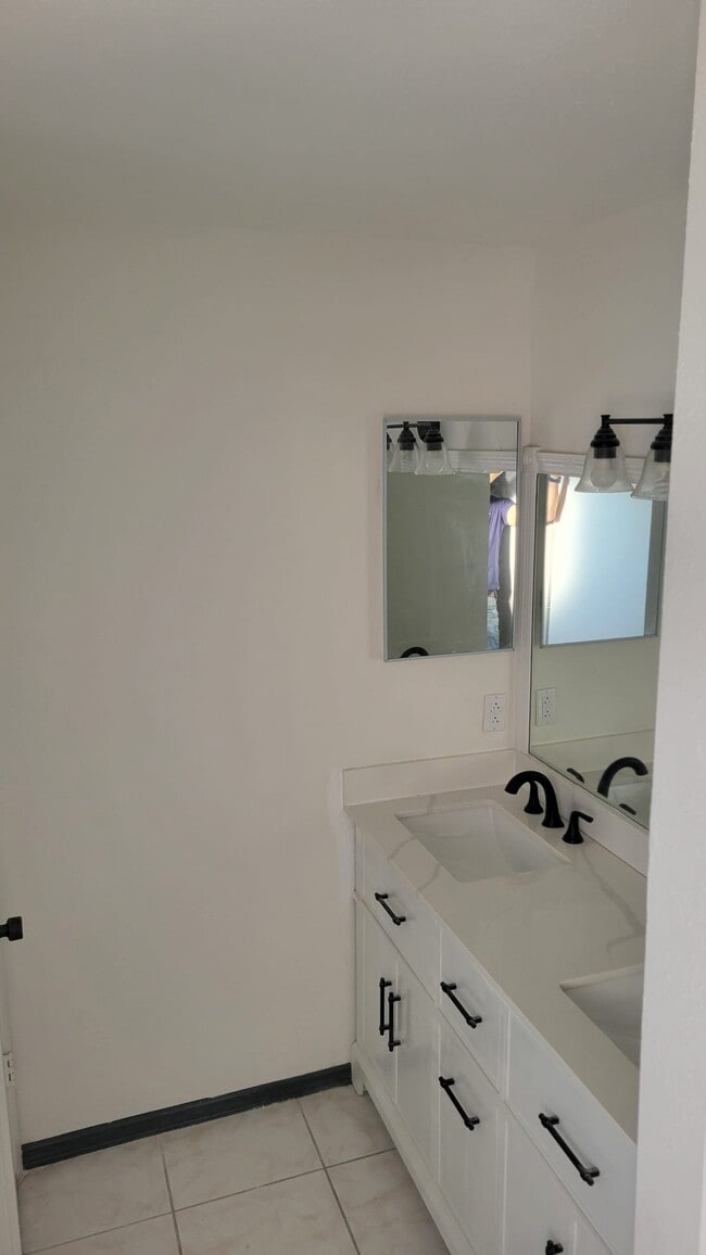 Photo - 117 Chicago Woods Cir