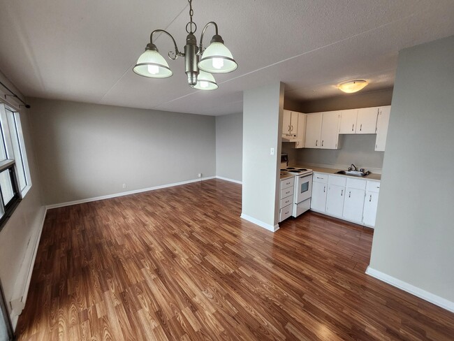Building Photo - 411 Ellerdale St Unit 708