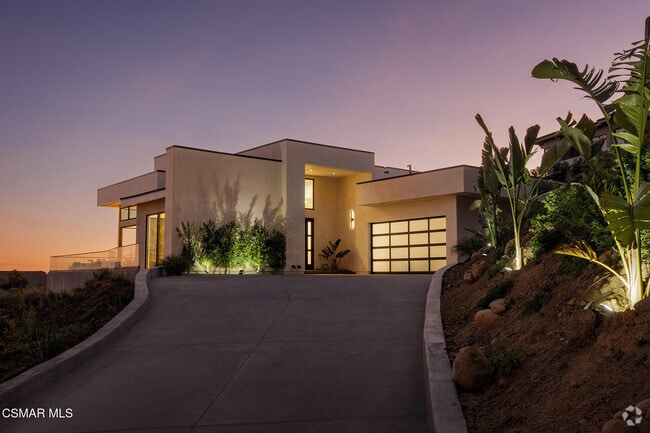 Building Photo - 697 Via Cielito Rental