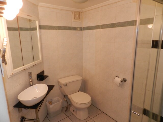 Bathroom - 108 E 31st St