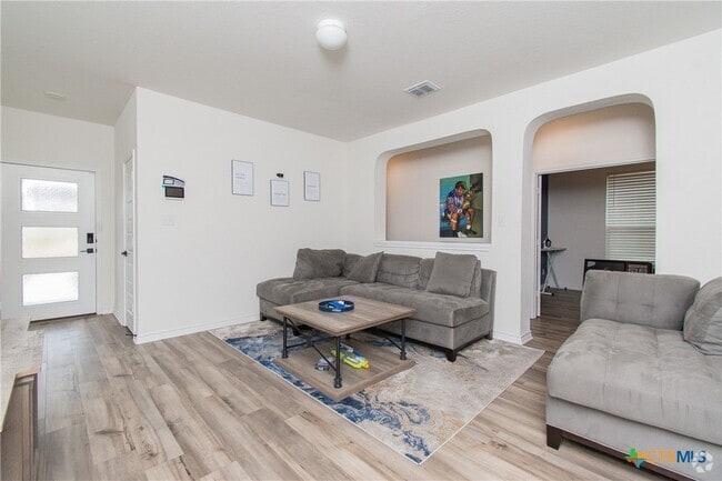 Building Photo - 4927 Park Lgt Rental