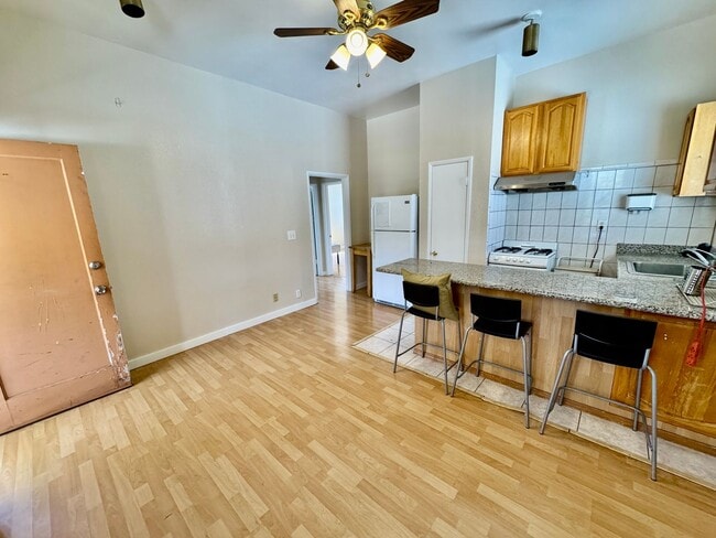 Building Photo - 2811-2815 Telegraph Ave Unit 2815 Telegraph Ave Apt B