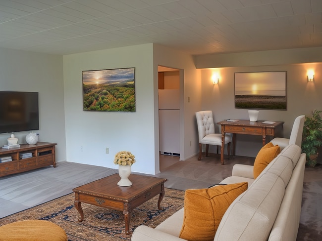 Building Photo - Hilltop/Parkview Apartments