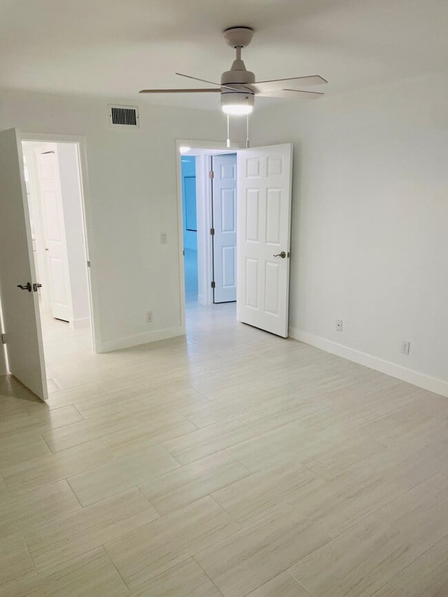 Photo - 3561 Pine Needle Dr Unidad C-1