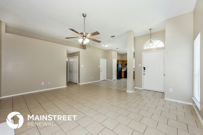 Photo - 521 Redbud Dr