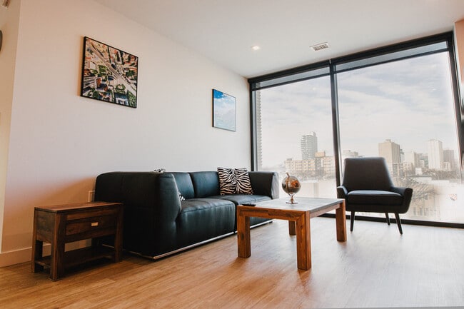 221 Stradbrook Ave Unit SI ID1223070P